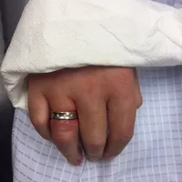 hand_weit_weg.jpg